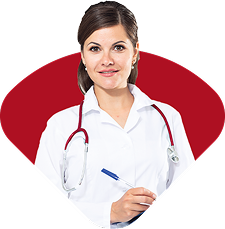 Médico dentista com escova de dentes na mão